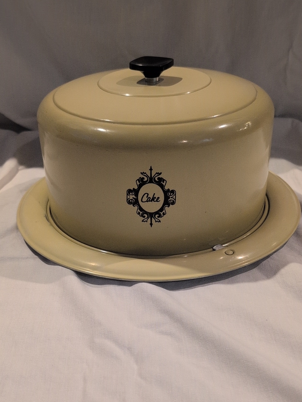 Vintage 1940's Aluminum Cake Keeper/Carrier
